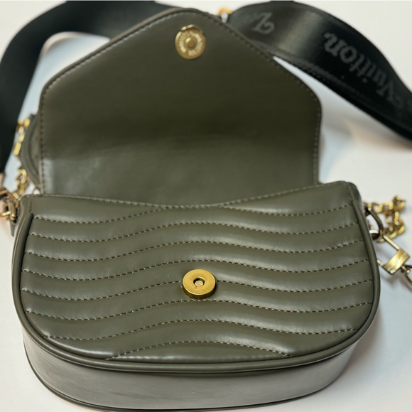 NWT Louis Vuitton Monogram Canvas Leather w/Gold Chain Buckles Snaps Coin Purse - Picture 4 of 14